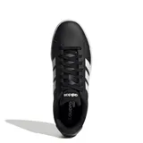 Championes urbanos Adidas modelo Grand Court Base 3.0, color negro con las icónicas tres tiras laterales en blanco y suela de goma blanca.