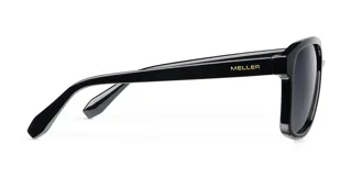 Lentes de sol estilo aviador con montura oversized de color negro y doble puente. Cuentan con lentes oscuras de nylon con protección UV400.