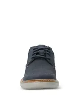 Zapato de estilo casual Hush Puppies, modelo Bangu, con diseño híbrido que combina cuero nobuck en el talón y laterales con tejido técnico transpirable en la parte frontal. Cuenta con cordones, suela de EVA flexible y costuras decorativas en el borde de la suela.