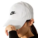 Gorra Nike Heritage86 color blanco con logo bordado en negro.