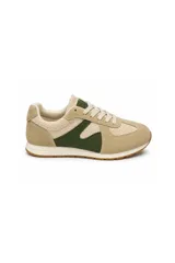 Zapatillas urbanas Formi de diseño deportivo, con combinación de tonos beige, tostado y detalles en verde oscuro. Cuentan con cordones frontales, paneles de malla texturizada y refuerzos de gamuza.