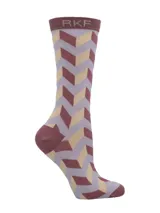 Medias de bambú de caña alta, con estampado geométrico en tonos marrón, beige y lila, y el logo de la marca en el elástico superior.