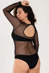 Body negro de microtul de manga larga con escote redondo y abertura en la espalda.
