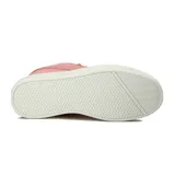 Championes casuales de mujer Diadora modelo Helio, color rosa claro con detalles en gamuza y suela blanca. Presentan cordones rosas y el logo de la marca en la lengüeta.