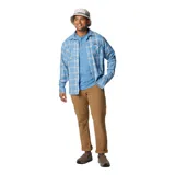 Pantalón de outdoor Columbia Landroamer, color marrón tostado, con diseño de pierna recta, rodillas articuladas y múltiples bolsillos funcionales. Cuenta con tecnologías de protección solar y repelencia a líquidos.