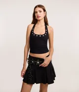 Short pollera negro de bengalina con cintura ancha y pliegues, de la marca Blue Steel.