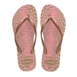 Sandalias Havaianas Slim Animals con estampado animal print en tonos marrones y rosados.