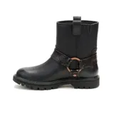Bota de caña media Cat modelo Grader Harness, confeccionada en cuero negro. Presenta un diseño robusto con suela de goma dentada y una tira decorativa en el tobillo con textura efecto reptil y herraje metálico circular.