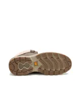 Bota Caterpillar modelo Fandom de cuero marrón, con cuello de tejido de punto en color beige y suela dentada bicolor.