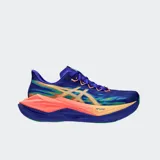 Championes de running Asics Superblast 3 con diseño multicolor. Presentan una mediasuela con tecnología FF LEAP para mayor amortiguación y reactividad, parte superior tejida transpirable y suela con diseño inspirado en camas elásticas.