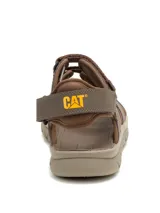 Sandalias Caterpillar modelo Cadent para hombre, color marrón, fabricadas con capellada de cuero y textil con detalles de nailon. Cuentan con múltiples tiras ajustables con velcro, plantilla de espuma EVA y suela de goma con ranuras para mayor tracción.
