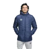 Campera tipo parka Umbro, color azul marino, con capucha, cierre frontal completo y logo de la marca bordado en el pecho.