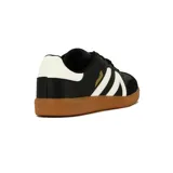 Championes urbanos Avia Soto, color negro con detalles en blanco y suela marrón.