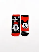 Pack de dos pares de medias de algodón con diseños de Mickey Mouse. Un par es negro con lunares grises, detalles en rojo y un diseño de Mickey con gorro. El otro par es rojo con rayas horizontales negras en el tobillo y un diseño de la cara de Mickey.