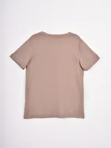 Remera de algodón color celeste, con cuello redondo, mangas cortas y estampa frontal minimalista de macetas con flores.