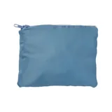 Bolso bandolera azul de tela con correa ancha ajustable y bolsillo externo.