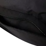 Bolso maletín multipropósito Caterpillar color negro, con asas superiores y laterales, bolsillo frontal con cierre, detalles en amarillo y logo de la marca.