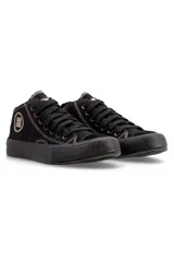 Championes John Foos de media bota modelo 164, color negro con cordones anchos y suela de goma negra. Presenta costuras blancas contrastantes y parche circular con el logo de la marca en el lateral.