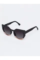 Lentes de sol Tiwi modelo Venus, con montura bicolor negra y rosa, y lentes degradadas en color borgoña.