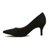 Zapato de taco alto Vizzano de color negro con diseño clásico y punta fina. Cuenta con un pequeño detalle metálico dorado en la parte lateral del talón y un interior contrastante en tono tostado.