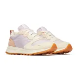Championes Merrell modelo Alpine 83, con diseño retro en tonos pastel. Presenta una combinación de materiales textiles y gamuza, con suela de goma dentada y entresuela de espuma EVA para mayor confort.