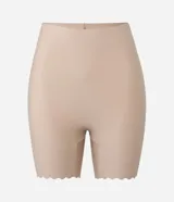 Bermuda modeladora color piel, de microfibra con borde nube y forro de algodón.