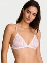Bralette triangular sin aros y sin forro, confeccionado en encaje suave y elástico con patrón de rayas y bordes scalloped. Cuenta con tirantes ajustables y cierre posterior.