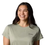 Remera técnica Columbia Bluevista Hill para mujer con tecnología Omni-Wick que absorbe el sudor. Diseño de manga corta y cuello redondo en color verde, con faldón posterior y aberturas en el dobladillo lateral.