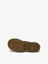 Borcego Dr. Martens Buzz 8 Eye Boot de cuero Grizzly marrón, con suela Buzz de gran volumen, ranurado DMs y costuras amarillas en el ribete. Presenta parche de marca engomado, ojales en dorado envejecido y costuras en contraste. Incluye cuello acolchado.