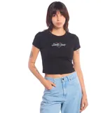 Remera crop negra de manga corta, con diseño gráfico estampado de la marca Santa Cruz en el centro del pecho.
