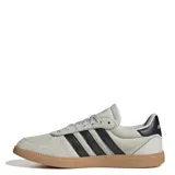 Championes Adidas Breaknet Sleek color gris claro con detalles en negro y suela marrón.