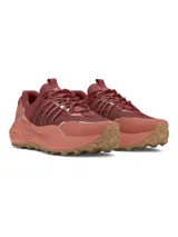 Championes de trail running Under Armour Fat Tire Venture Pro, color bordó con detalles en naranja y suela de caucho marrón. Presentan una parte superior de tejido ripstop con revestimientos de gamuza, sistema de cordones reforzados y amortiguación reactiva UA HOVR.