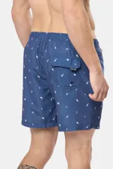 Short de baño azul con estampado de veleros blancos, cintura elástica con cordón ajustable, dos bolsillos laterales y suspensor de malla fina.