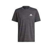 Remera deportiva Adidas de hombre, color gris jaspeado, con logo blanco en el pecho. Confeccionada con tejido transpirable Aeroready y diseño FreeLift.