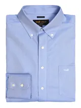 Camisa de manga larga Rockford en color azul, con cuello abotonado, bolsillo frontal con logo bordado y cierre de botones. Presenta un tejido con textura de espiga.