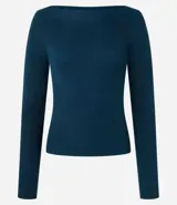 Sweater de manga larga color azul petróleo, confeccionado en tejido de punto acanalado, con escote bote.