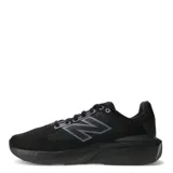 Championes de running New Balance modelo 413, color negro con detalles en gris oscuro. Presentan una capellada de malla transpirable, cierre con cordones y entresuela con amortiguación EVA para mayor reactividad.