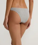 Pack de dos bombachas de bikini, una negra y otra gris, con moño de satén aplicado.