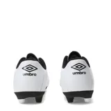 Championes de fútbol Umbro Classico II HG para césped natural, color negro con detalles en verde flúor, cordones negros y suela con tapones.