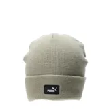 Gorro tipo beanie de punto color verde oliva, con diseño de corona media y parche rectangular negro con el logo de la marca en el frente.
