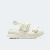 Sandalias Converse Run Star Legacy Utility Sandal CX color crema, con plataforma y correas ajustables.