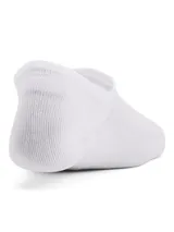 Pack de tres pares de medias invisibles Under Armour, confeccionadas en tejido ligero y transpirable con tecnología de secado rápido. Presentan un diseño de corte bajo con agarre antideslizante de silicona en el talón y puntera sin costuras para mayor comodidad.