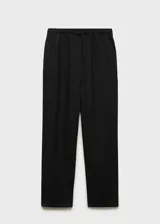 Pantalon de lino color negro, de corte recto y tiro alto, con cintura elástica y cordón ajustable.