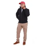 Campera de micropolar azul marino con cierre frontal y cuello alto. Tiene bolsillos laterales y puños acanalados.