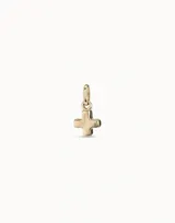 Dije charm con forma de cruz minimalista, bañado en plata. Compatible con pulseras y collares. Diseño unisex.