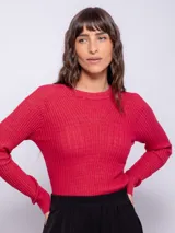 Sweater negro de tejido de punto con cuello redondo y diseño de vainillas en el dorso y mangas.