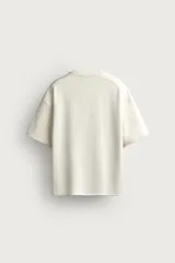 Sudadera de manga corta y cuello redondo, corte relaxed fit, confeccionada en tejido interlock de algodón con elasticidad.