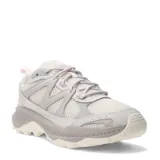 Championes de running Merrell modelo Tempo Exp, color beige con detalles en gris claro. Presentan una estructura de malla transpirable con refuerzos sintéticos, cordones al tono y una suela robusta con relieve para mayor tracción.