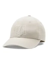 Gorra de béisbol color beige con logo 'UA' bordado en el frente.