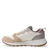 Championes urbanos Merrell modelo Alpine 83, con diseño multicolor en tonos beige, marrón y gris. Presentan una combinación de materiales textiles y gamuza, con cierre de cordones y suela de goma dentada.